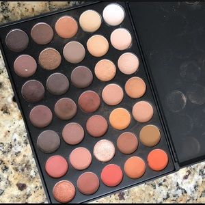 Morphe 35o eyeshadow palette